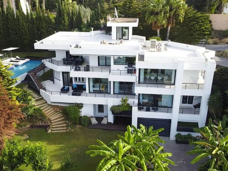 Furnet Mansion – image 1