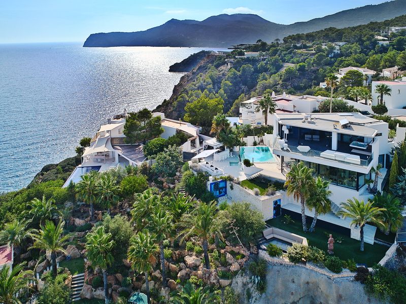 Living in Es Cubells / Vista Alegre