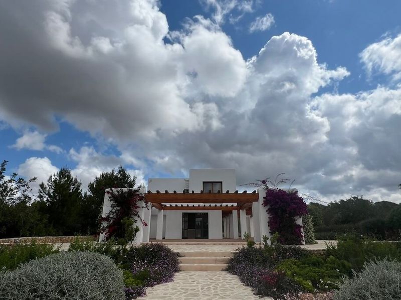 Casa Black G – image 1